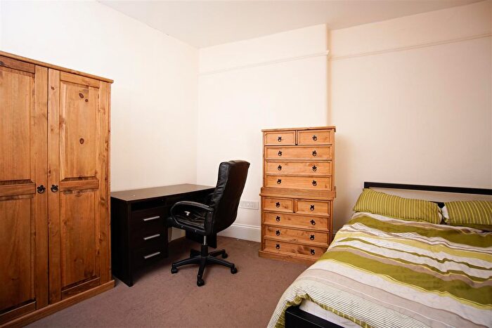 3 Bedroom Flat To Rent In Addison Road - Flat, Plymouth, PL4