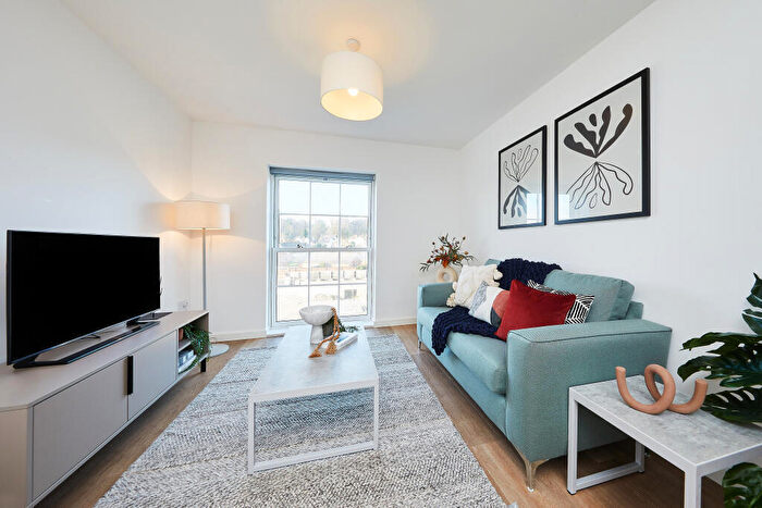 1 Bedroom Apartment To Rent In Raleigh House, East Street, Farnham, Surrey, GU9
