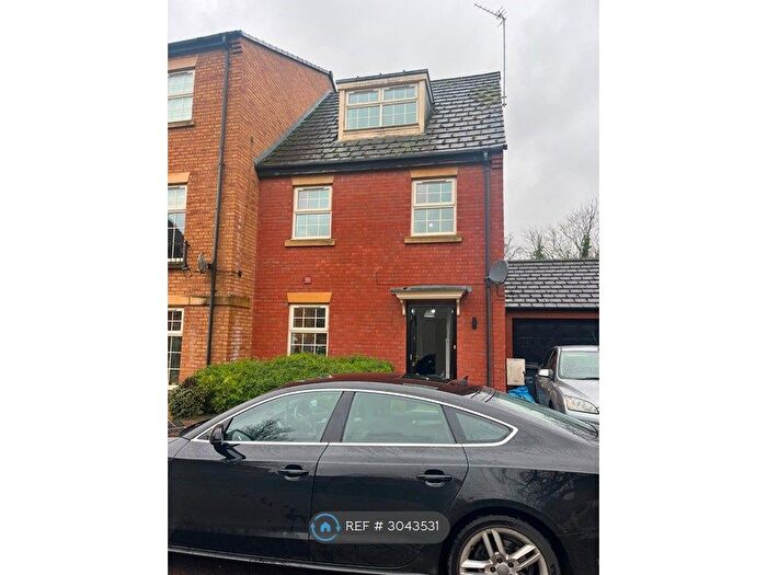 3 Bedroom Semi-Detached House To Rent In Outfield Close, Corby, NN18