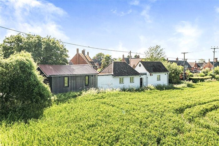 2 Bedroom Detached House For Sale In Crowell Road, Chinnor, OX39