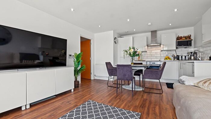 2 Bedroom Flat For Sale In Mariner Point, Brighton Road, Shoreham-By-Sea, BN43
