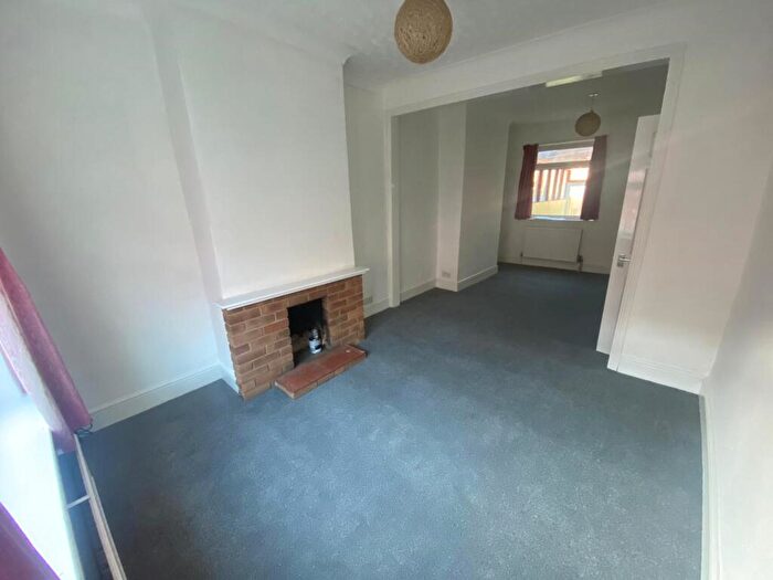 2 Bedroom House To Rent In Baker Street, Northampton, NN2