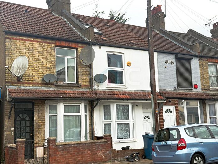 2 Bedroom Terraced House For Sale In Mead Road, Edgware, HA8