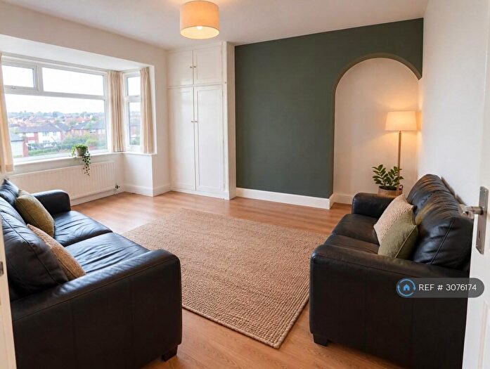 2 Bedroom Flat To Rent In Deanham Gardens, Newcastle Upon Tyne, NE5