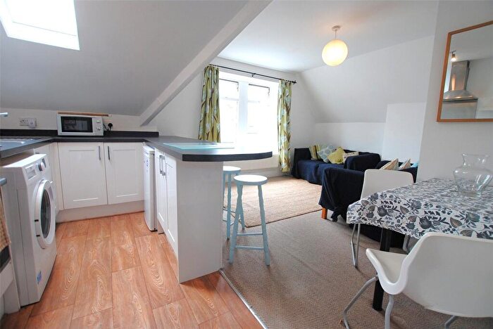 2 Bedroom Apartment For Sale In Claude Road, Cardiff, CF24