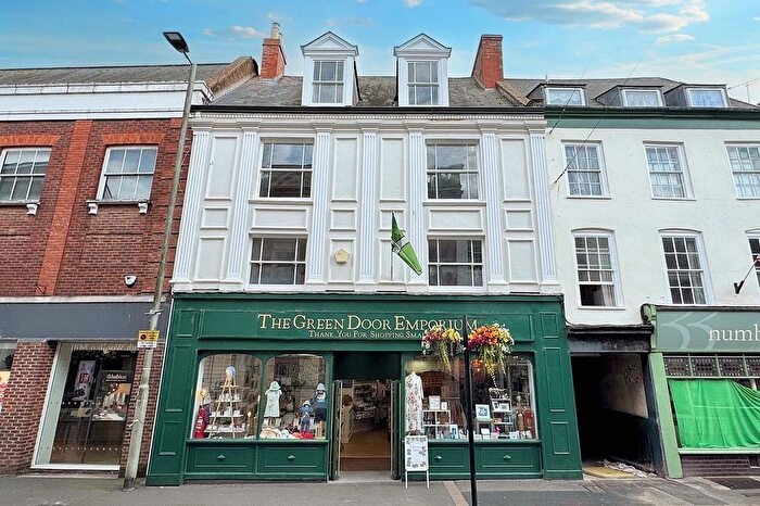 1 Bedroom Flat For Sale In Fore Street, Tiverton, EX16