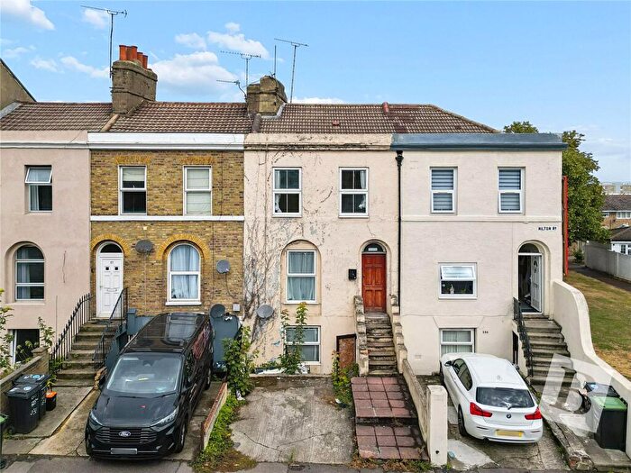 4 Bedroom Terraced House For Sale In Milton Road, Gravesend, Kent, DA12