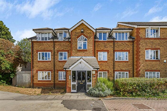 2 Bedroom Flat For Sale In Gillards Mews, London, E17