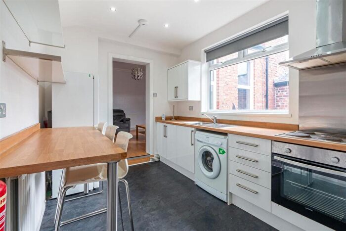 3 Bedroom Flat To Rent In Available July, £pppw, Tavistock Road, Newcastle Upon Tyne, NE2
