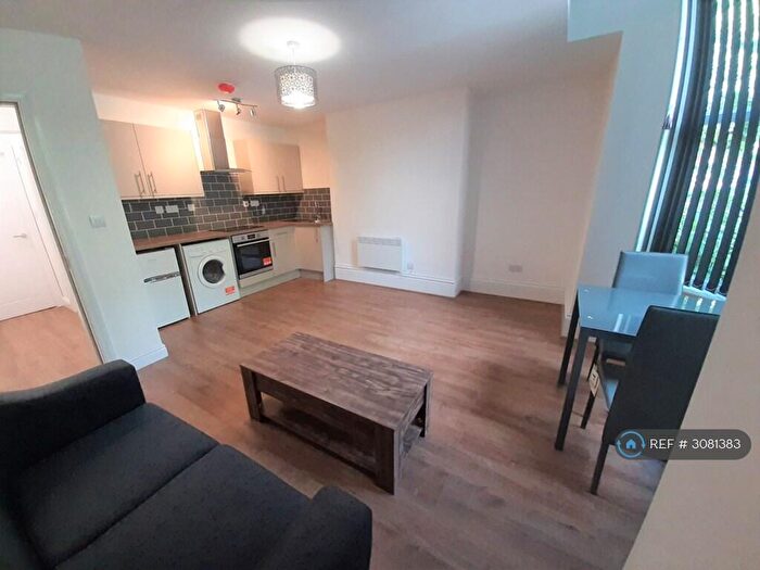 1 Bedroom Flat To Rent In Hanover Square, Leeds, LS3