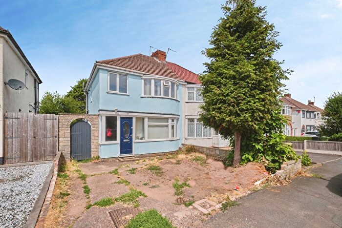 3 Bedroom Semi-Detached House For Sale In Aldersley Avenue, Claregate, Wolverhampton, WV6