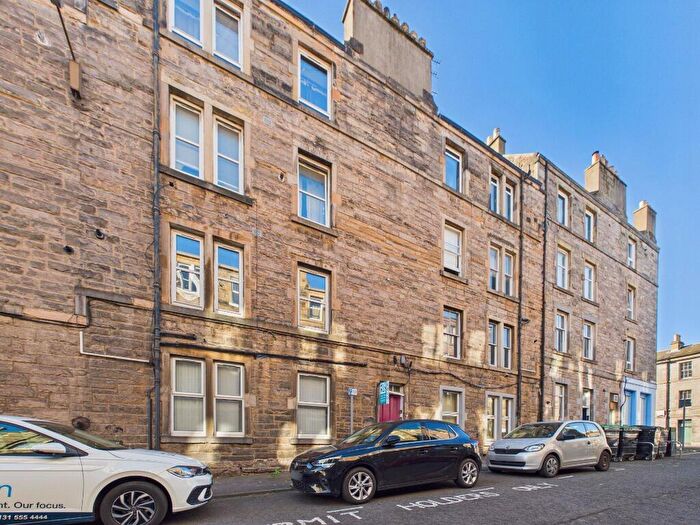 1 Bedroom Flat To Rent In Lyne Street, Abbeyhill, Edinburgh, EH7
