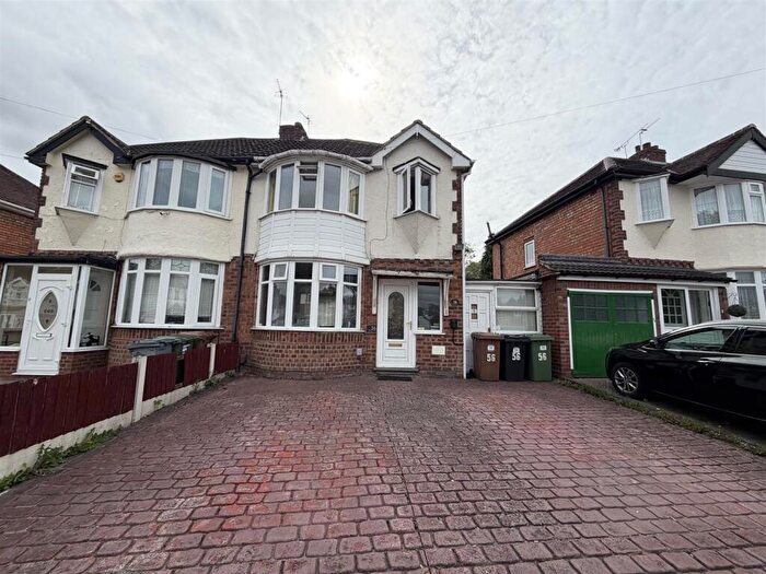 3 Bedroom Semi-Detached House To Rent In Valley Road, Solihull, B92