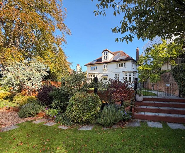 4 Bedroom Detached House For Sale In Westhall Road, Warlingham, Surrey, CR6