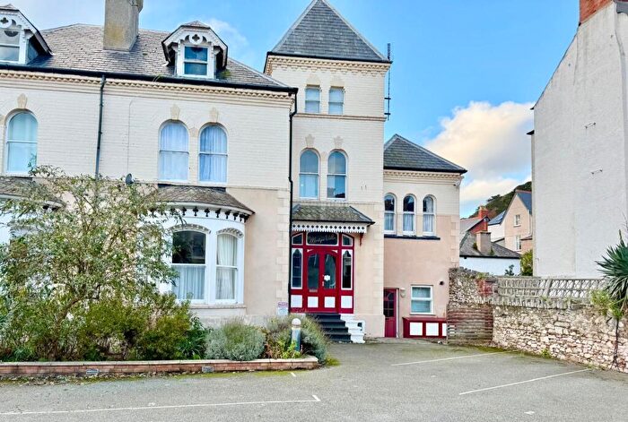2 Bedroom Apartment For Sale In Arvon Avenue, Llandudno, LL30