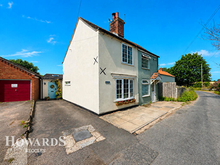 2 Bedroom Cottage For Sale In Beccles Road, Mutford, Beccles, NR34