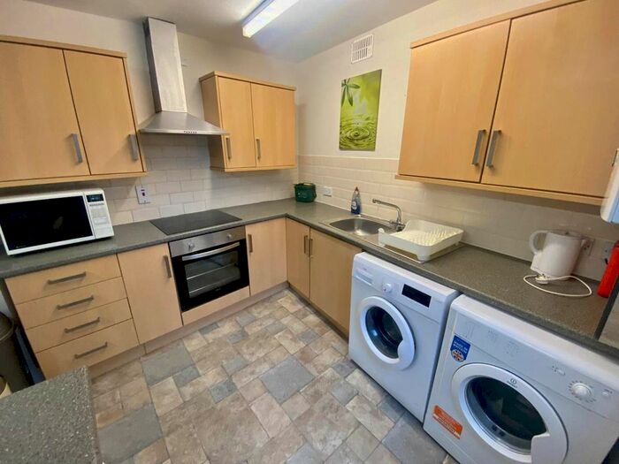 4 Bedroom Property To Rent In King Edwards Road, Brynmill, Swansea, SA1