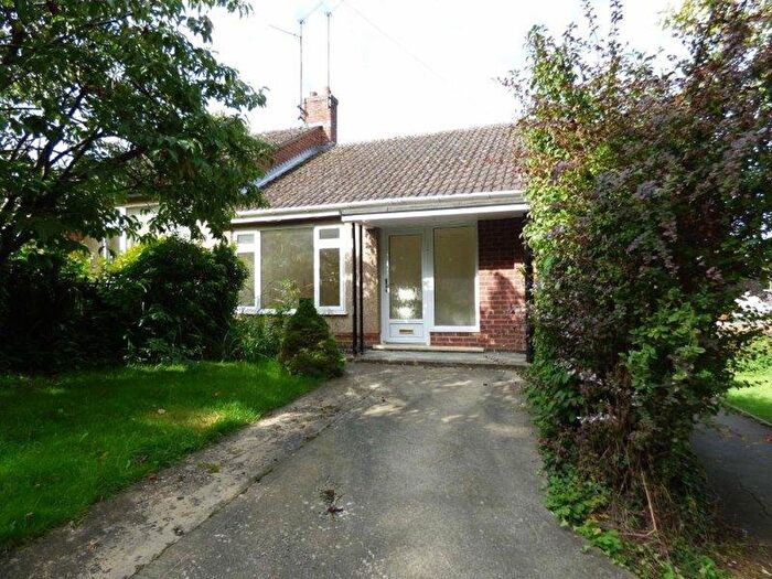 2 Bedroom Bungalow To Rent In St Augustin Way, Northants, NN11
