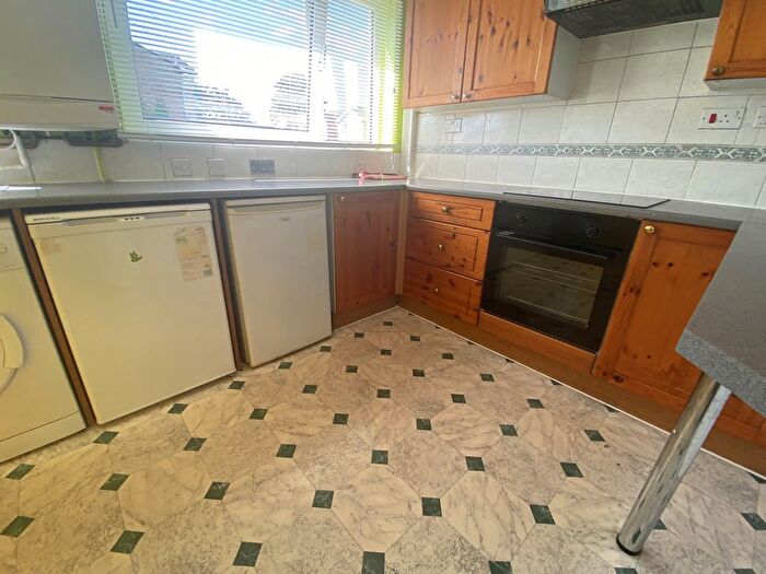 2 Bedroom Flat To Rent In Feltham, TW14
