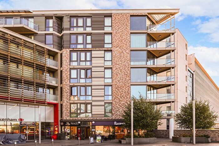 1 Bedroom Flat To Rent In Twickenham Gateway, London Road, London, TW1