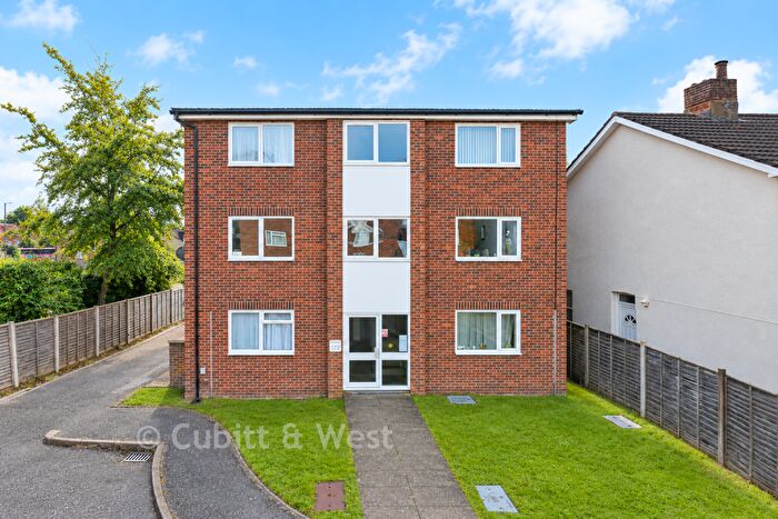 1 Bedroom Flat For Sale In Lyndale Road, Redhill, Surrey, RH1