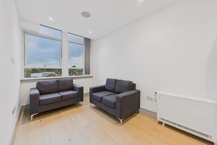 1 Bedroom Flat To Rent In Flint Court, Finchley | London, N12