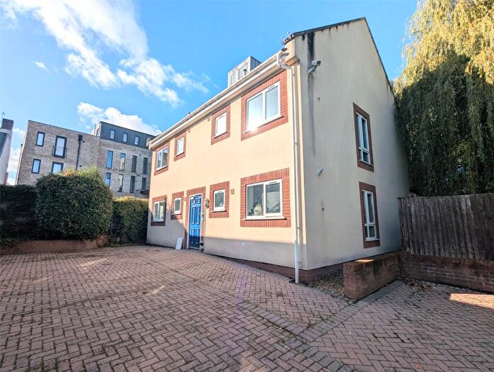 2 Bedroom Maisonette To Rent In Ducie Court, Ducie Road, Staple Hill, BS16