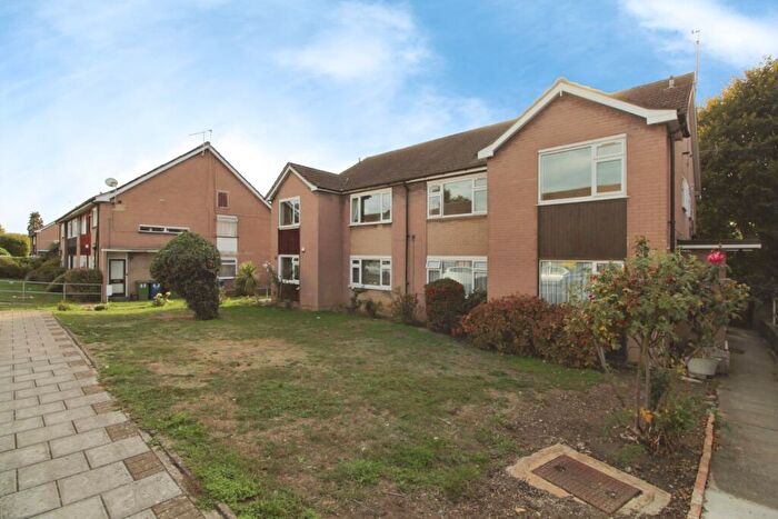 3 Bedroom Maisonette To Rent In Dene Gardens, Stanmore, HA7