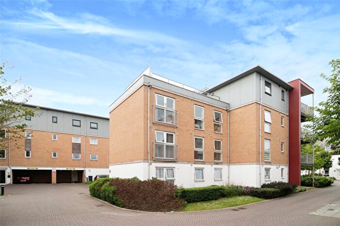 2 Bedroom Flat For Sale In Saxton Close, Grays, Essex, RM17