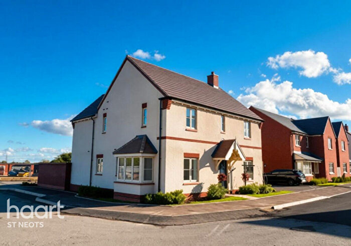 4 Bedroom Detached House For Sale In School Lane, Roxton, MK44