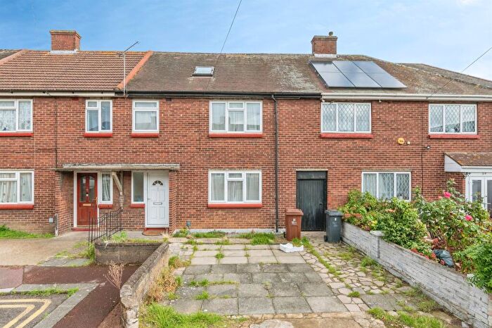 4 Bedroom Terraced House For Sale In Hooks Hall Drive, Dagenham, RM10