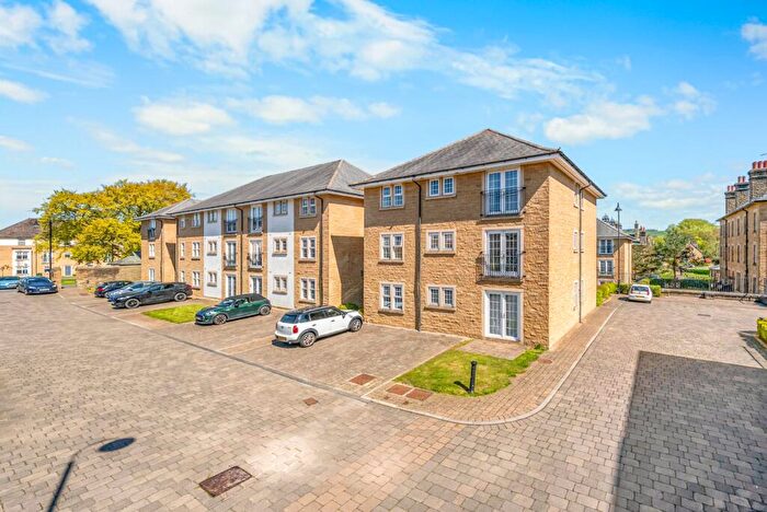 1 Bedroom Flat For Sale In Escroft Court, Clifford Drive, Menston, Ilkley, LS29
