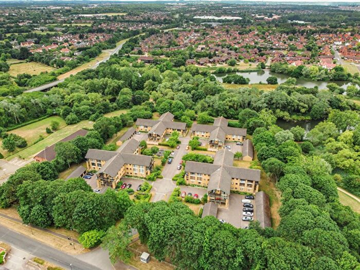 3 Bedroom Flat For Sale In Woodward Place, Loughton Lodge, Milton Keynes, MK8