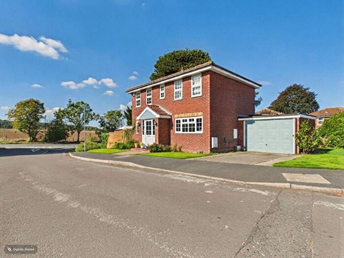 4 Bedroom Detached House For Sale In Brewers Field, Dartford, DA2