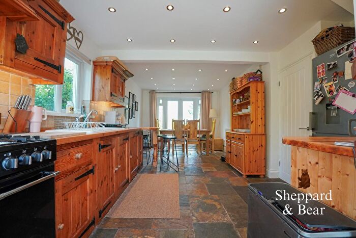 3 Bedroom Detached House For Sale In Newport Road, Castleton, Cardiff, CF3