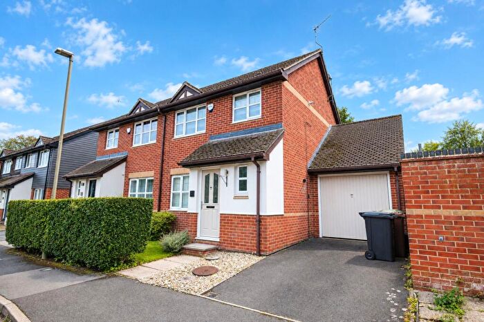 3 Bedroom Semi-Detached House For Sale In Fairfax Gate, Oxford, OX33