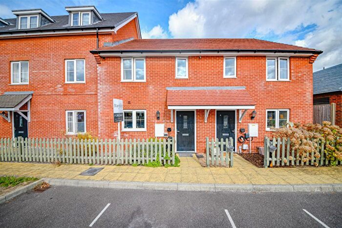 2 Bedroom Terraced House For Sale In Chiltern Crescent, Fair Oak, Eastleigh, SO50