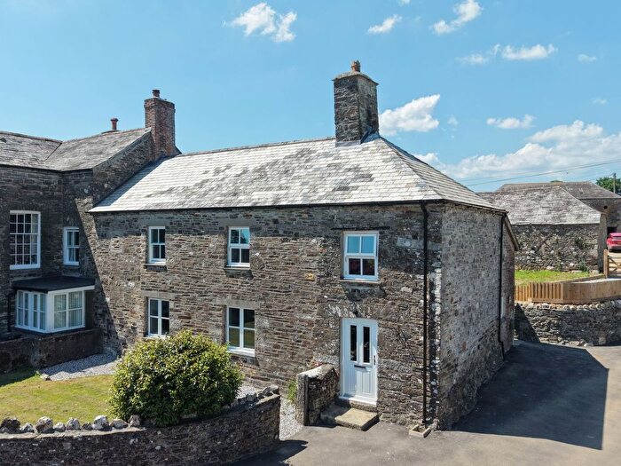 4 Bedroom Link Detached House For Sale In Coads Green, Launceston, PL15