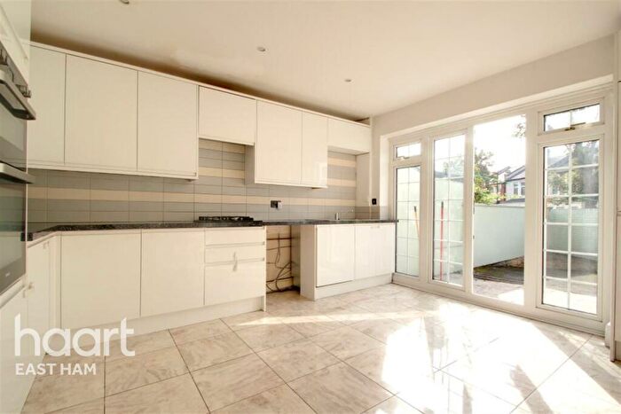 3 Bedroom Terraced House To Rent In Rectory Road, E12