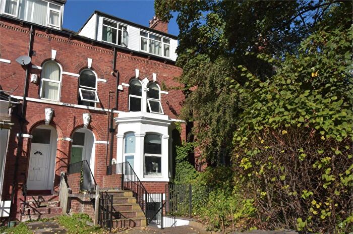 10 Bedroom Terraced House For Sale In Bainbrigge Road, Leeds, West Yorkshire, LS6