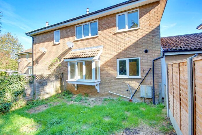 2 Bedroom Cluster House For Sale In Orwell Close, St. Ives, PE27