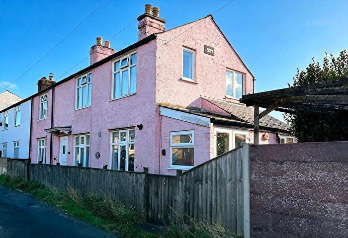 3 Bedroom Semi-Detached House For Sale In Highview Road, Cinderford, GL14