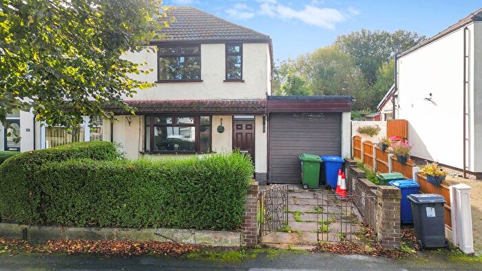 2 Bedroom End Of Terrace House For Sale In West Avenue, Warrington, WA2