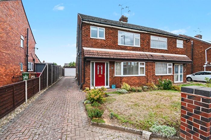 3 Bedroom Semi-Detached House For Sale In Grange Lane South, Scunthorpe, DN16