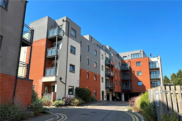 1 Bedroom Apartment For Sale In King Edwards Court, Walnut Tree Close, Guildford, Surrey, GU1
