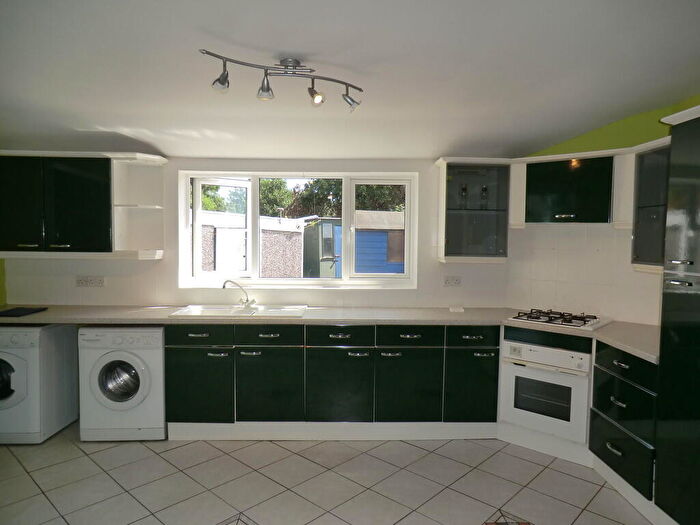 4 Bedroom Semi-Detached House To Rent In Charter Avenue, Canley, CV4