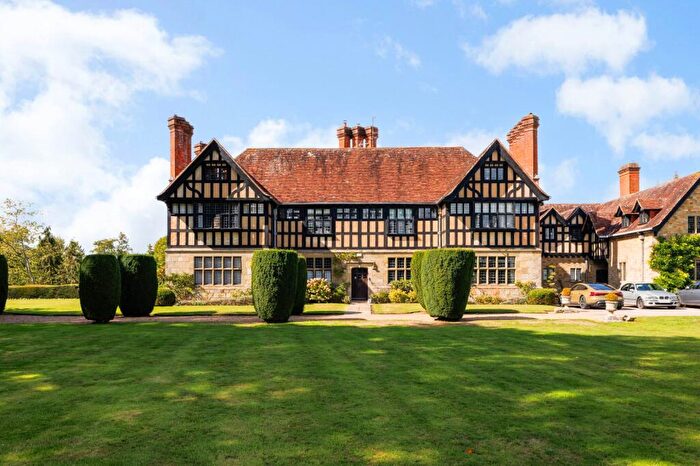 3 Bedroom Apartment For Sale In Mill Lane, Stedham, Midhurst, West Sussex, GU29