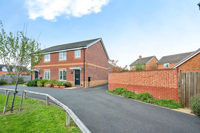 3 Bedroom Semi-Detached House For Sale In Gorse Fields, Pershore, WR10