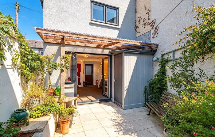 1 Bedroom Detached House For Sale In Salop Place, Penarth, CF64