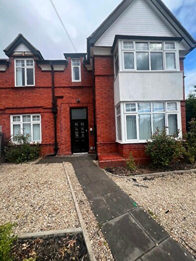 2 Bedroom Flat To Rent In Flat B, Bersham Road, Wrexham, Wrexham (County Of), LL13